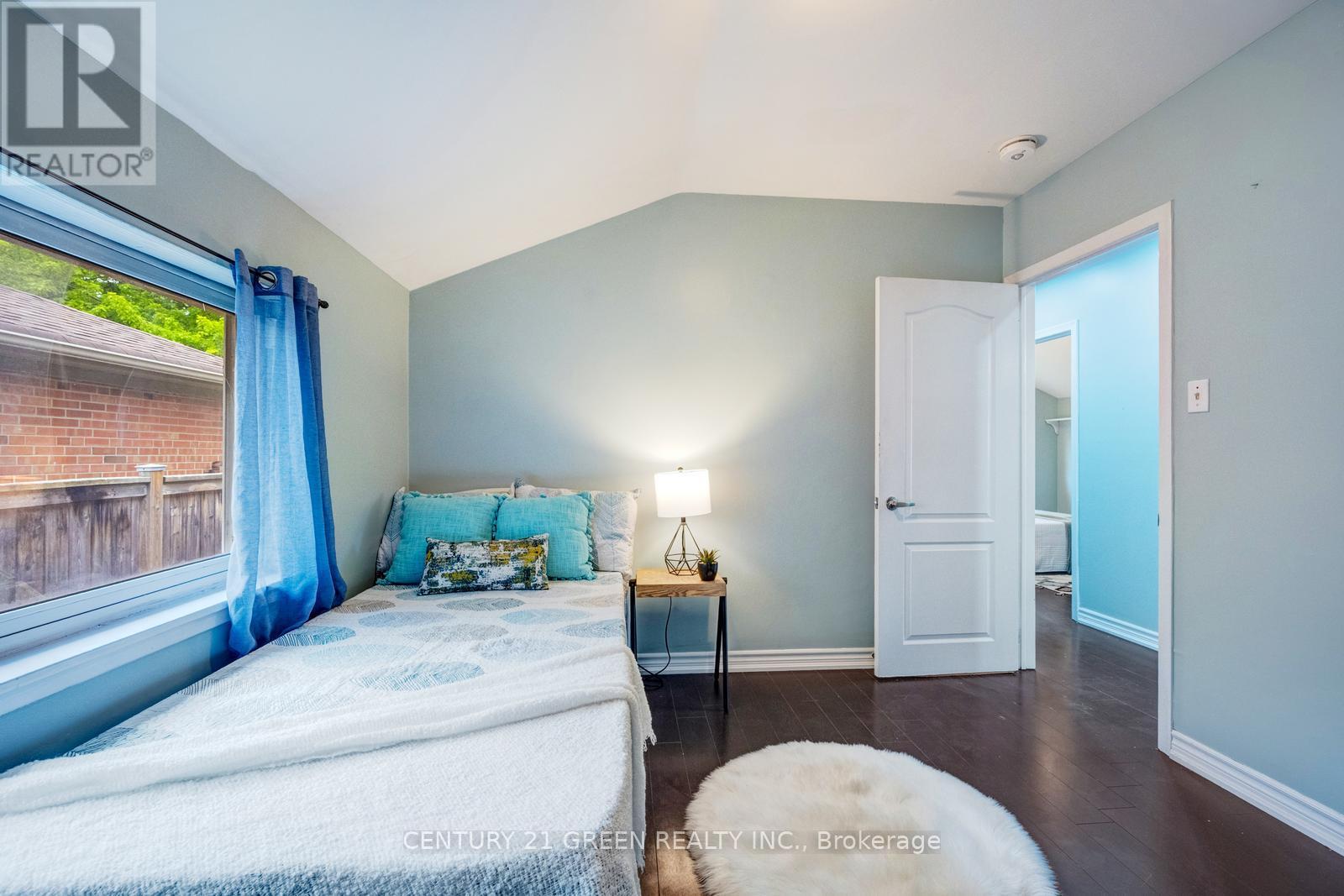 11 BURGBY AVENUE - 30