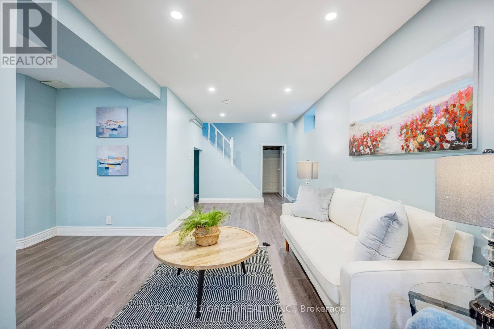 11 BURGBY AVENUE - 34
