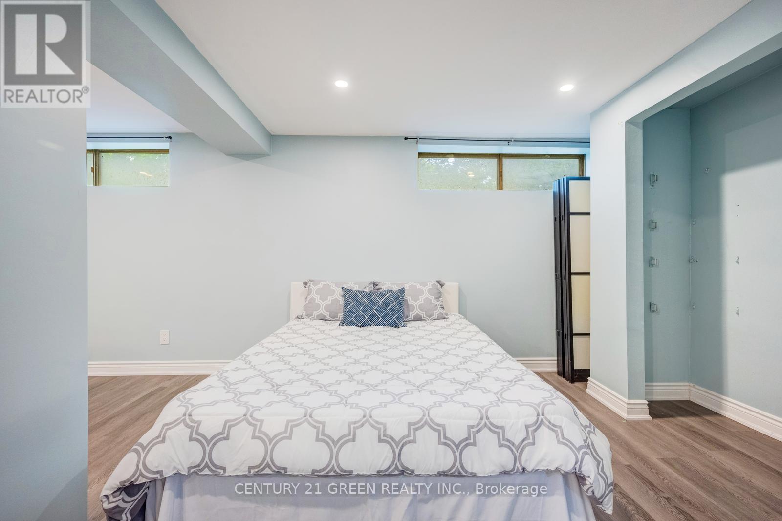 11 BURGBY AVENUE - 41