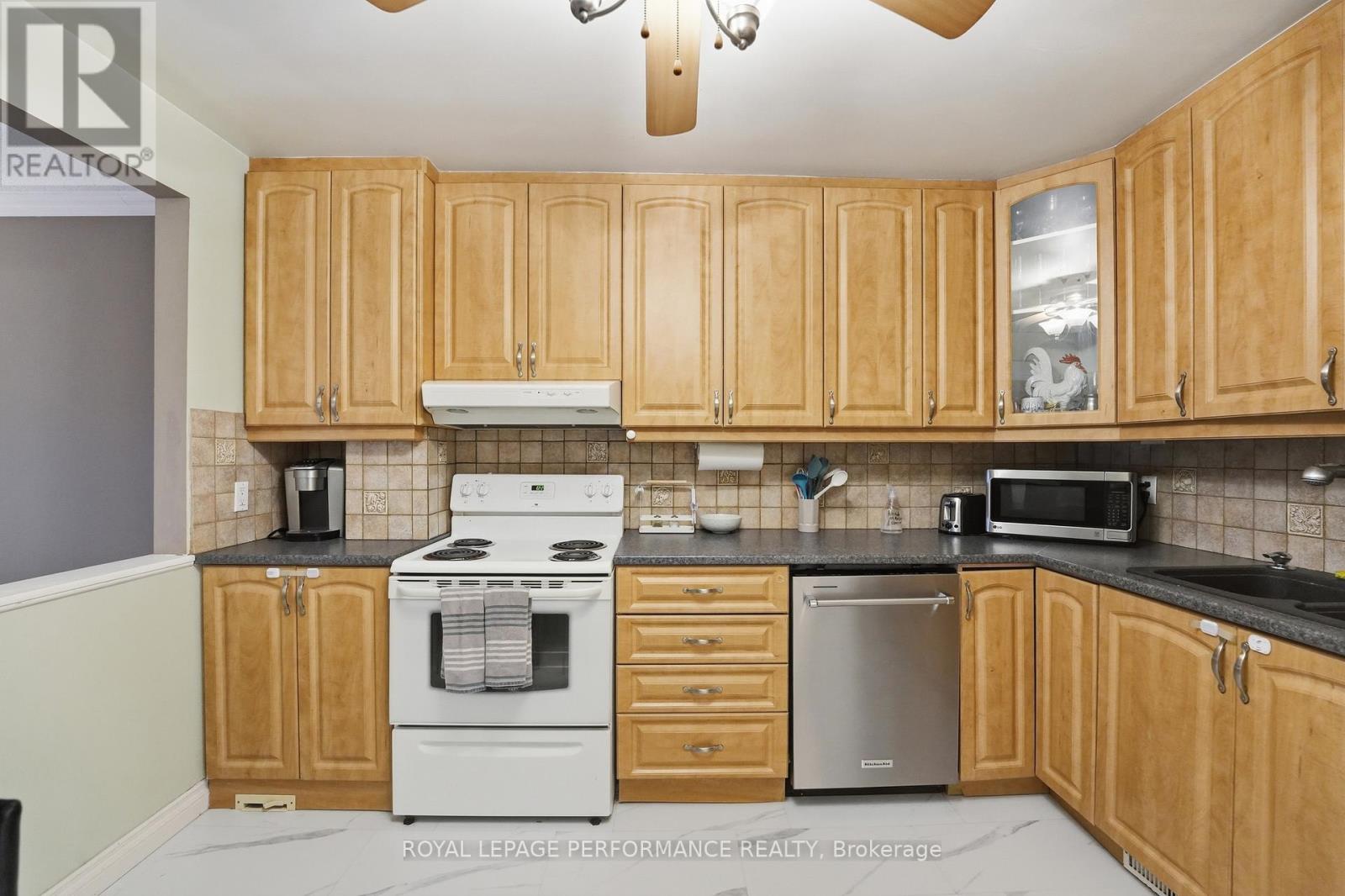 3 Bed, 2 Bath House for Sale in Ottawa – 2208 ORIENT PARK DRIVE, Ottawa – MLS# X13497994 - Image 6