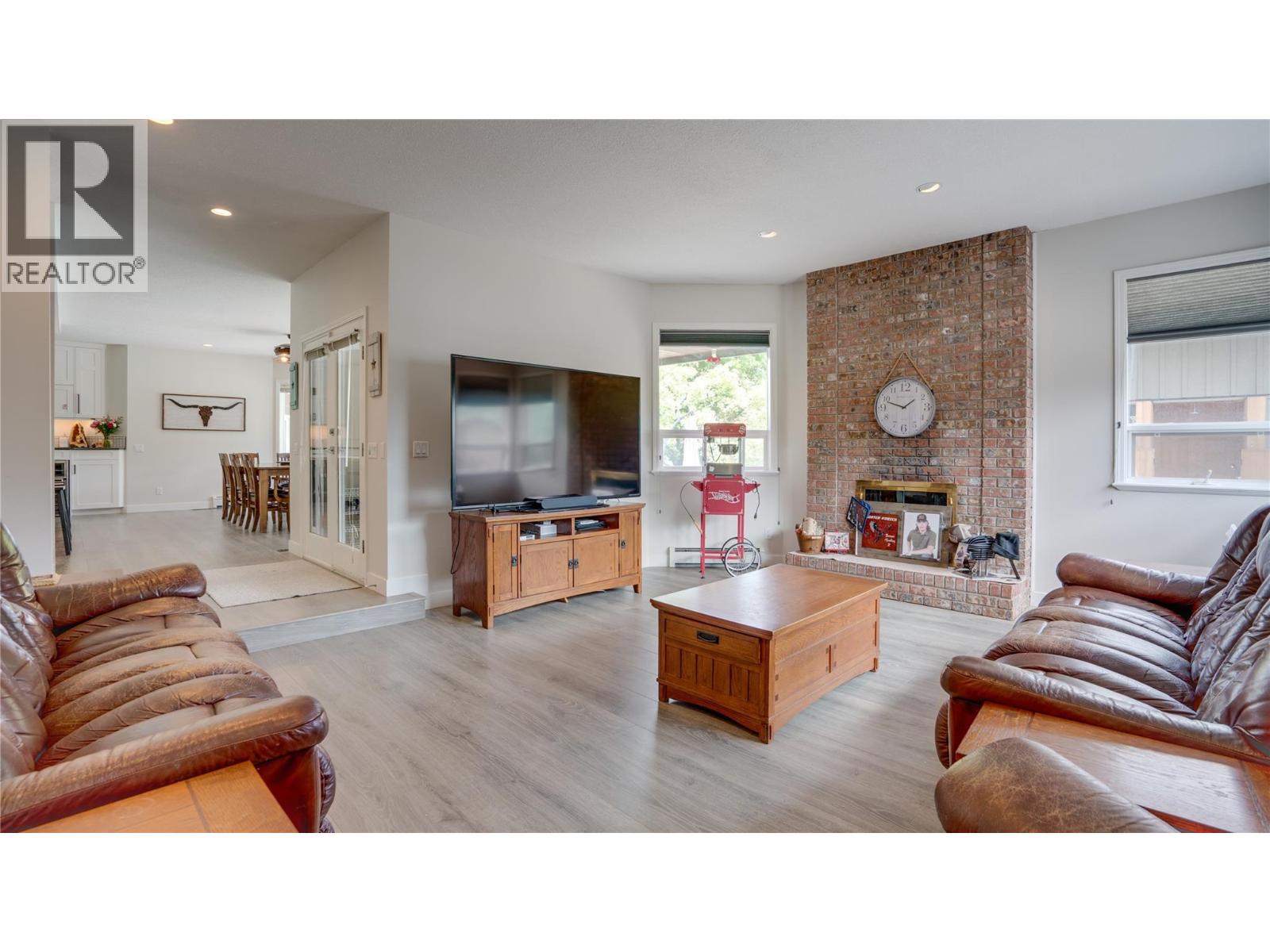 #1 6500 15th Avenue SW - Image 29