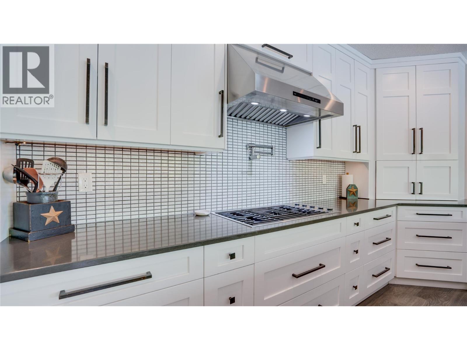 #1 6500 15th Avenue SW - Image 20