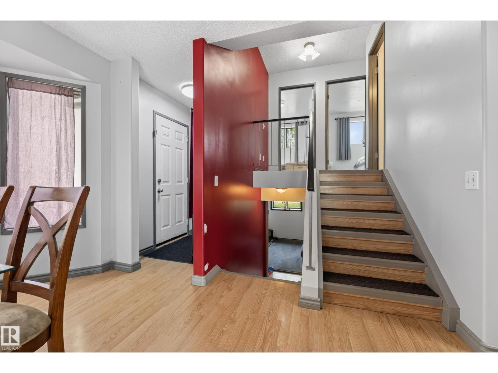 135 Hyndman CR NW — photo 13