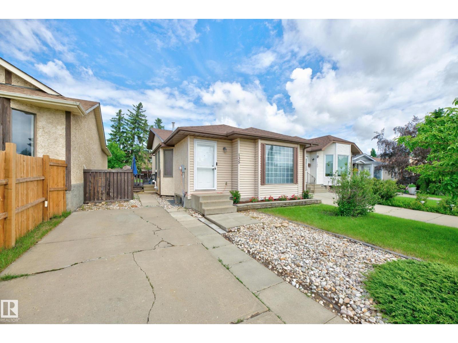 135 Hyndman CR NW - photo 2