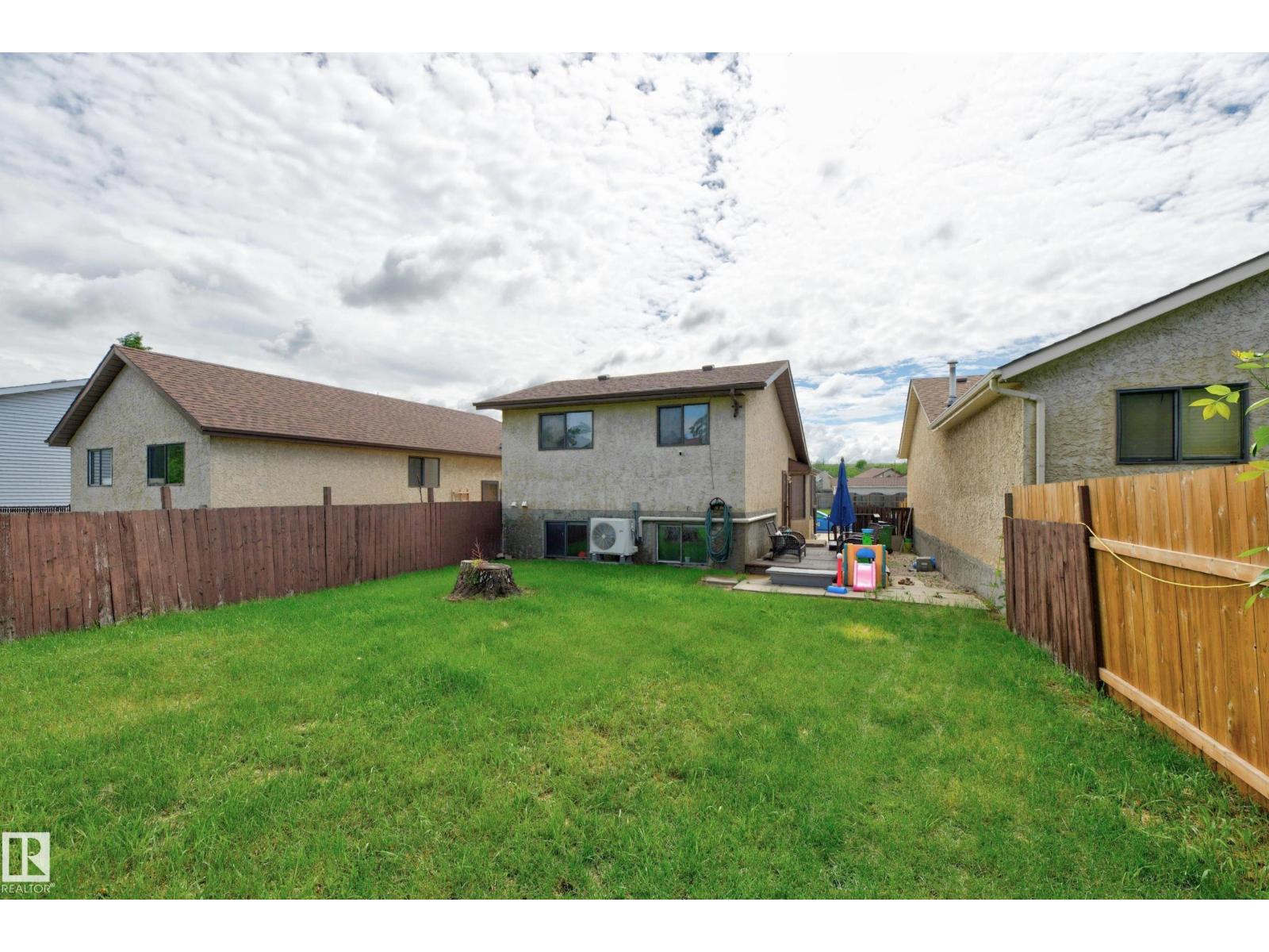 135 Hyndman CR NW — photo 37