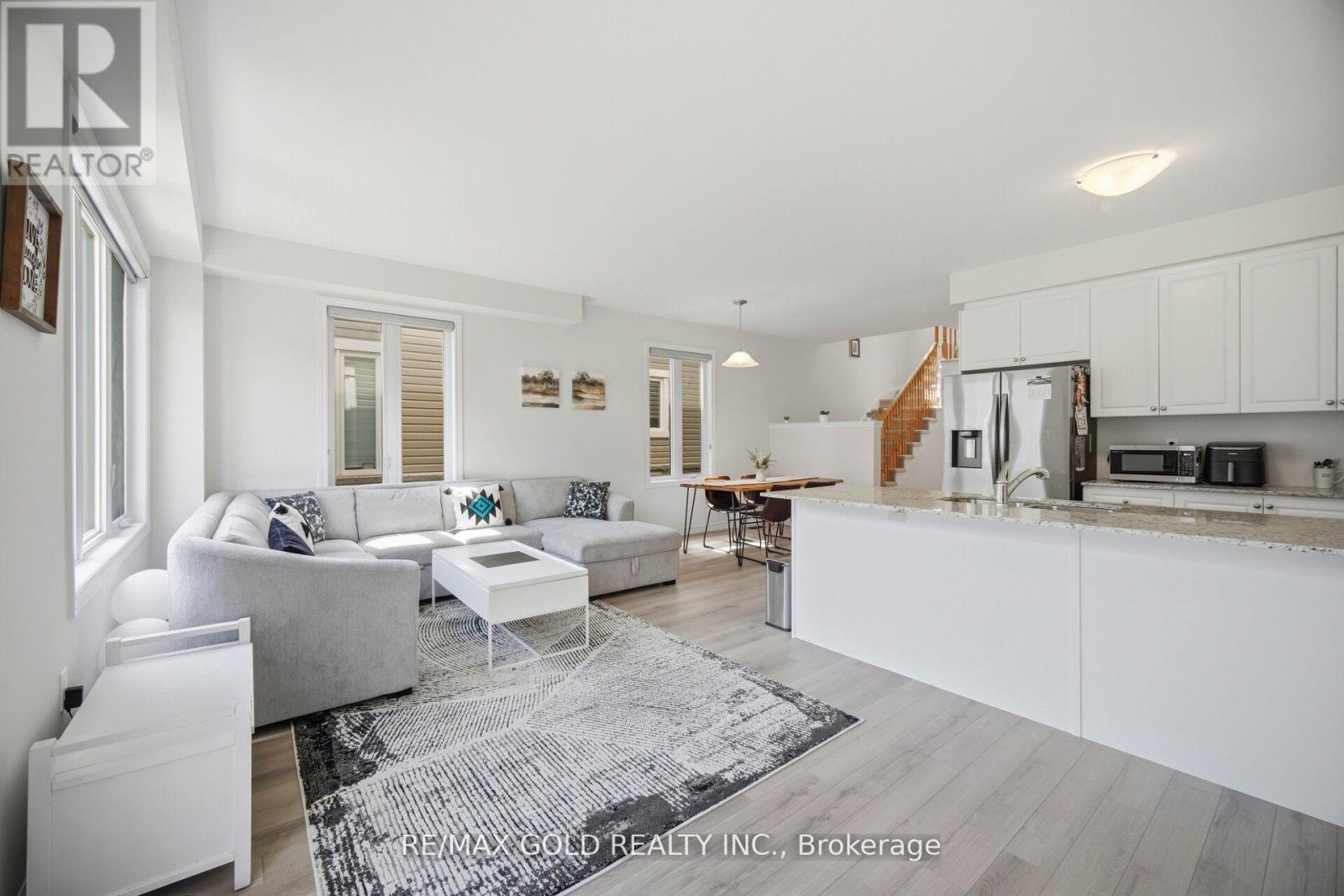 113 MOLOZZI STREET - 16