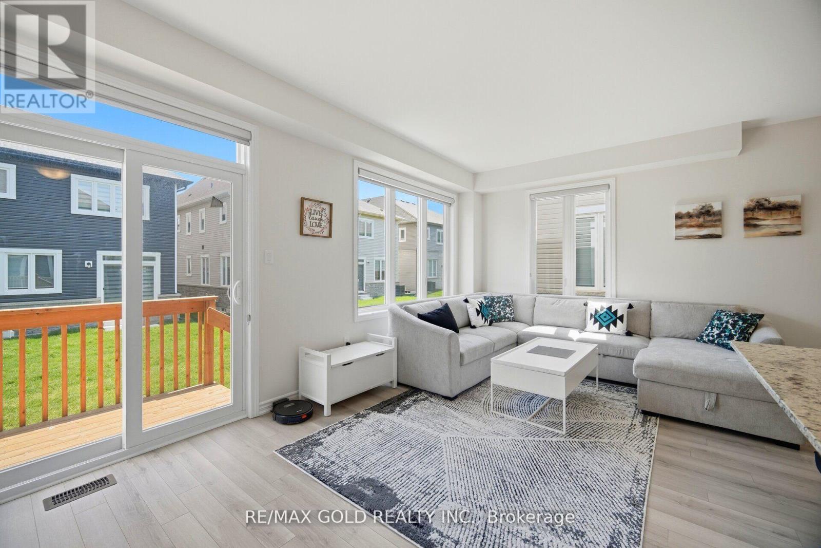 113 MOLOZZI STREET - 18