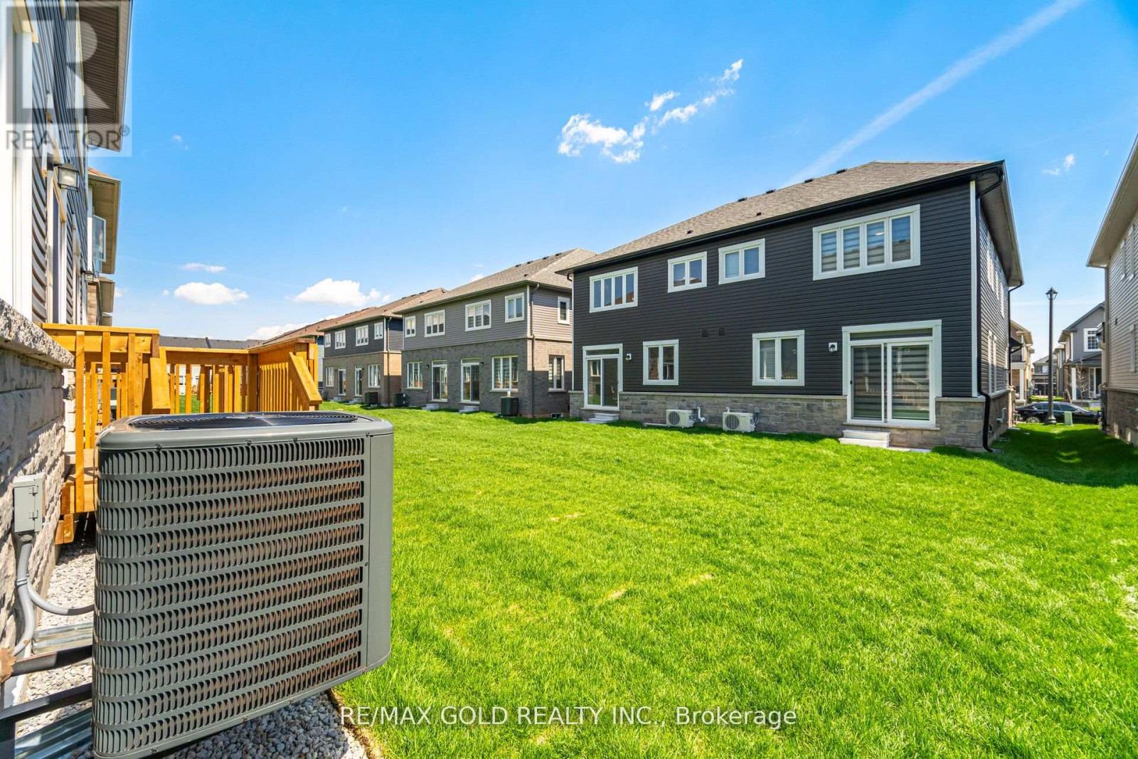 113 MOLOZZI STREET - 37