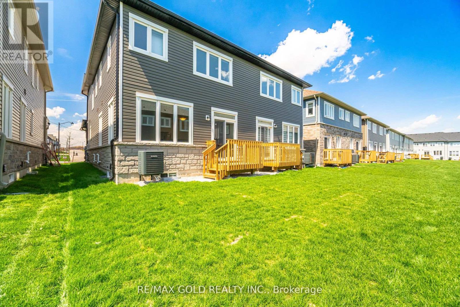113 MOLOZZI STREET - 40