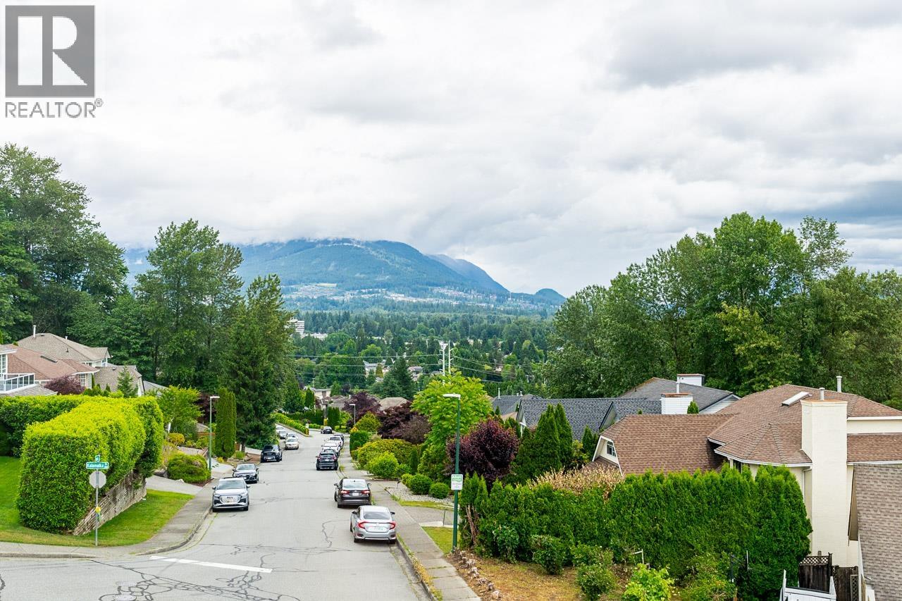 5 Bed, 4 Bath House for Sale in Coquitlam – 2917 KALAMALKA DRIVE, Coquitlam – MLS# R3135047 - Image 3