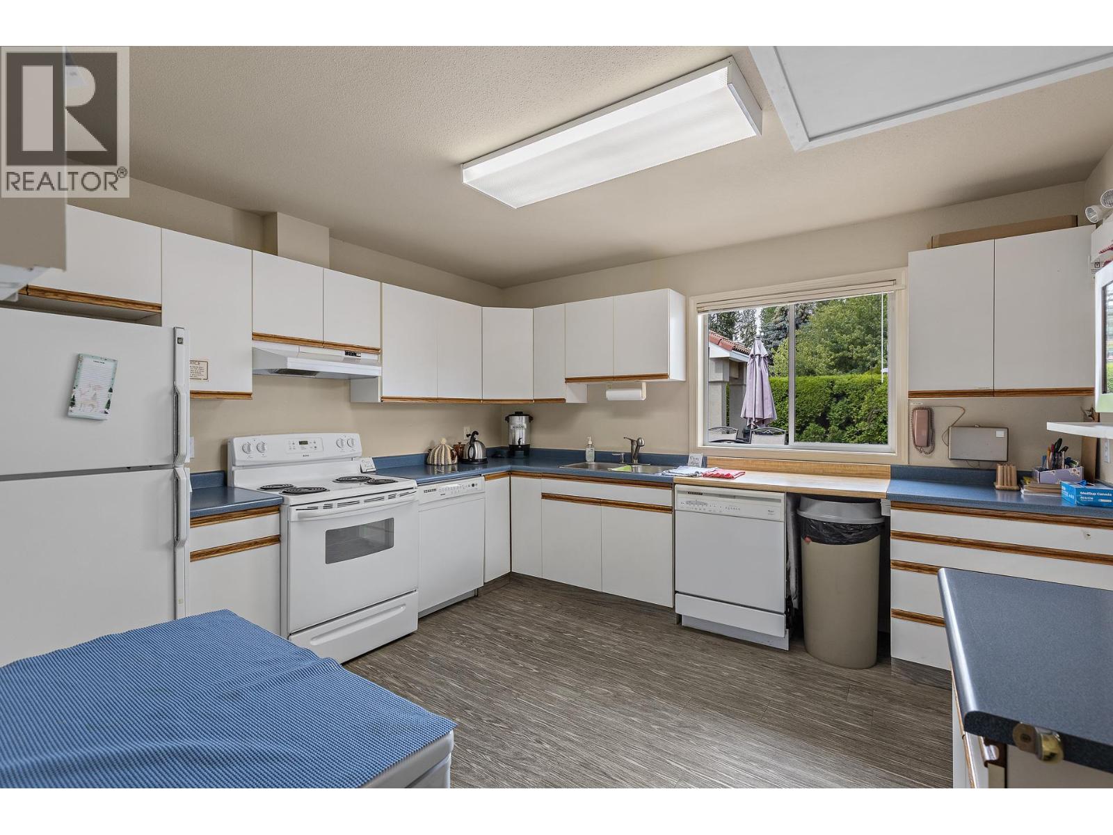 111 650 Lexington Drive, Kelowna