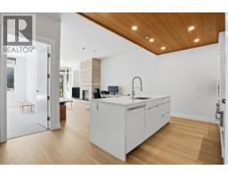 406 6707 Nelson Avenue, West Vancouver, BC V7W0A4 Photo 8