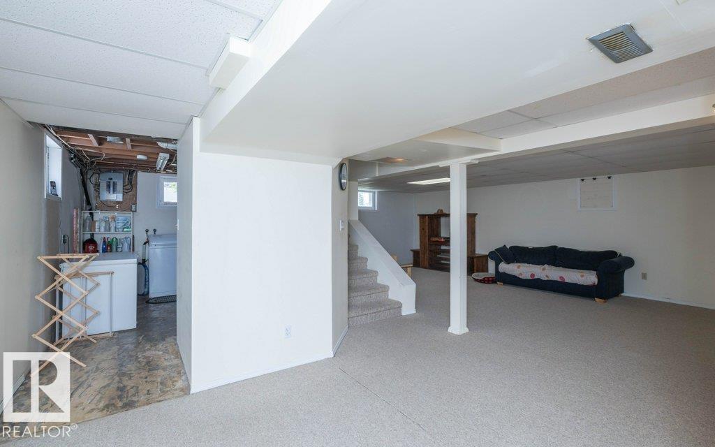 5131 52 ST — photo 53