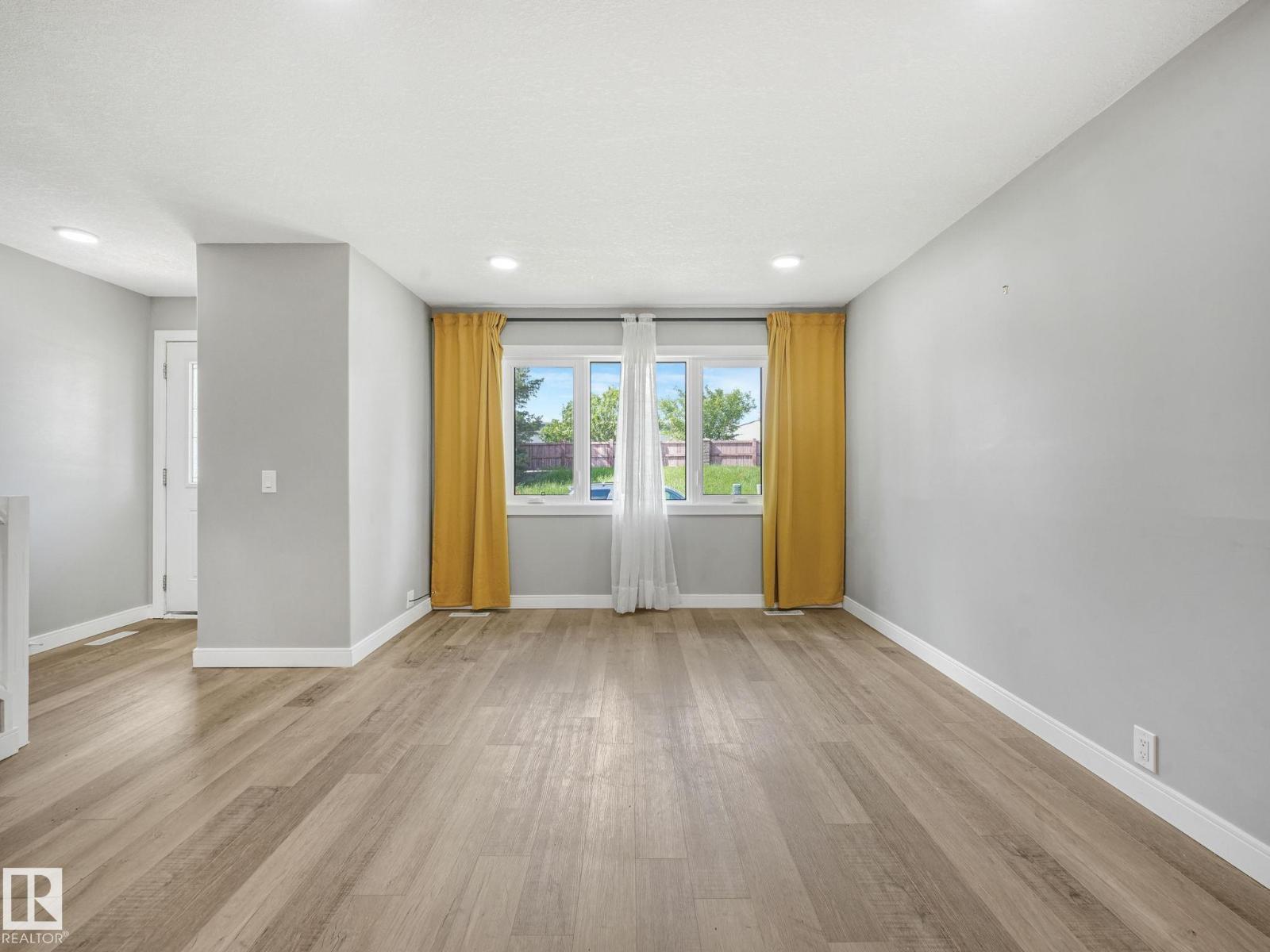 5421 22 AV NW - 10