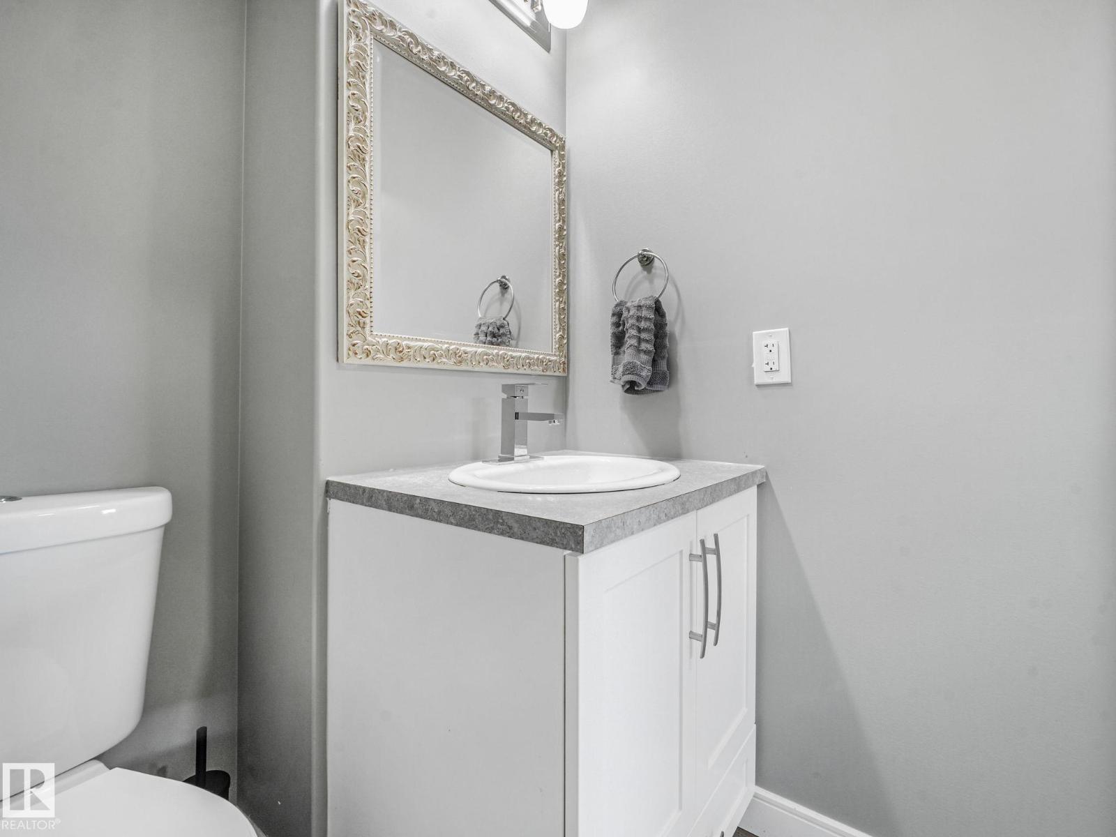 5421 22 AV NW - 24