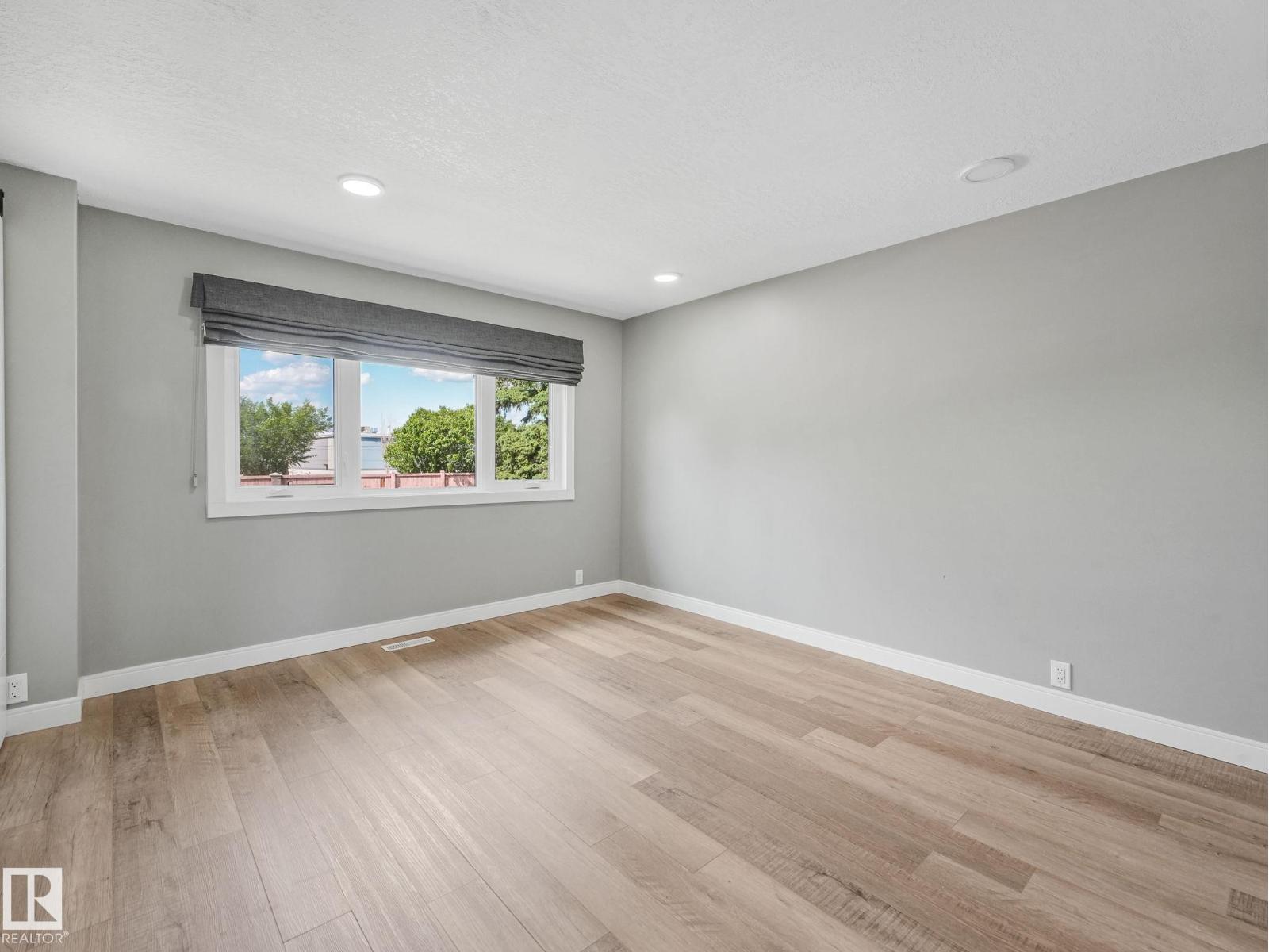 5421 22 AV NW - 28
