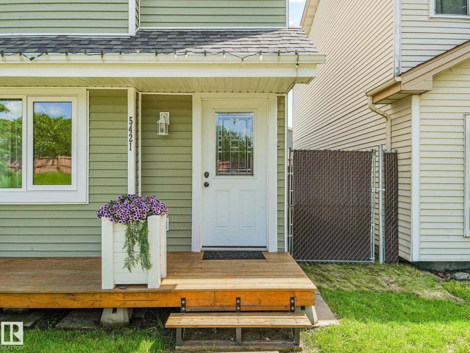 5421 22 AV NW - 3