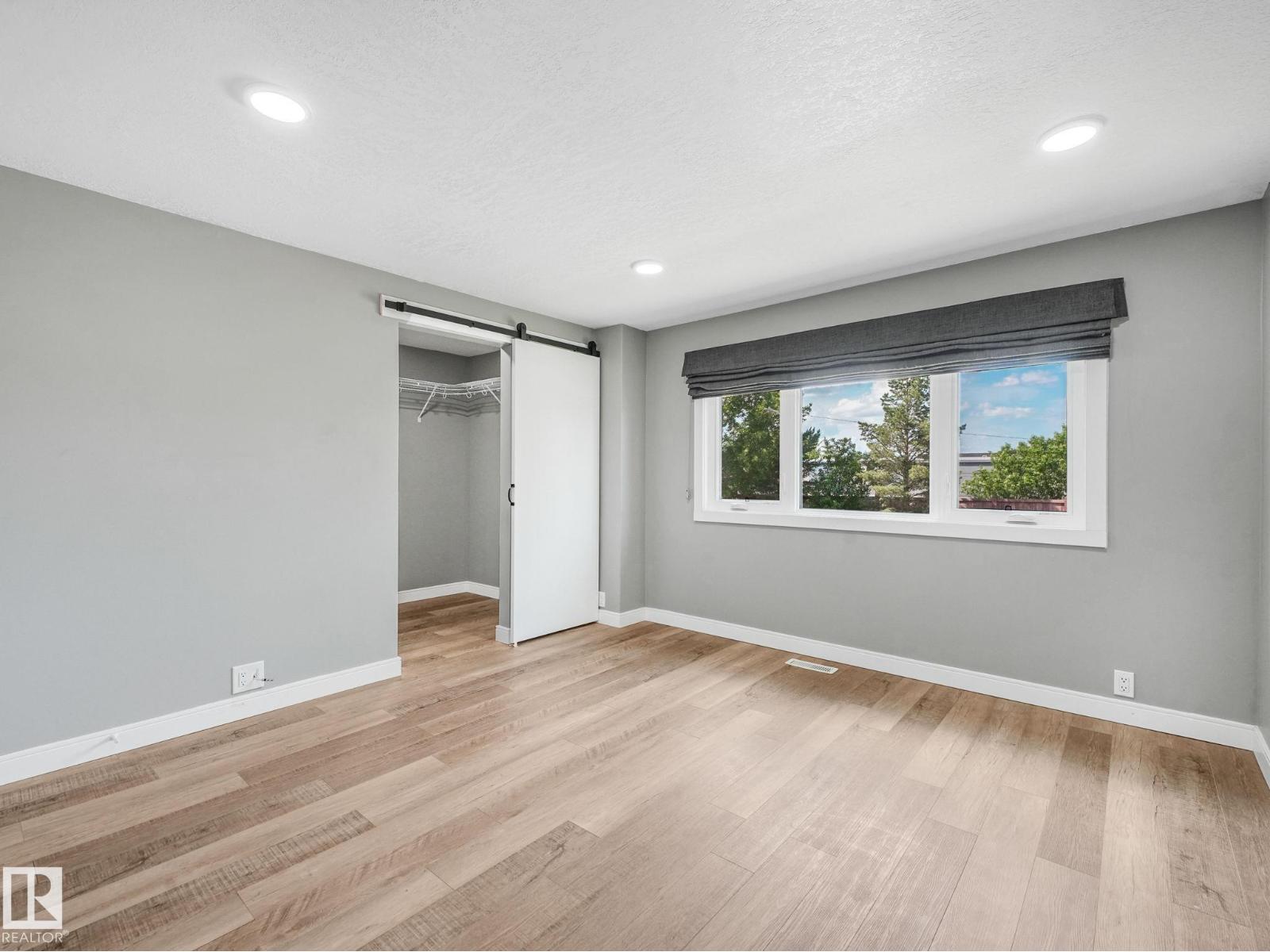 5421 22 AV NW - 30