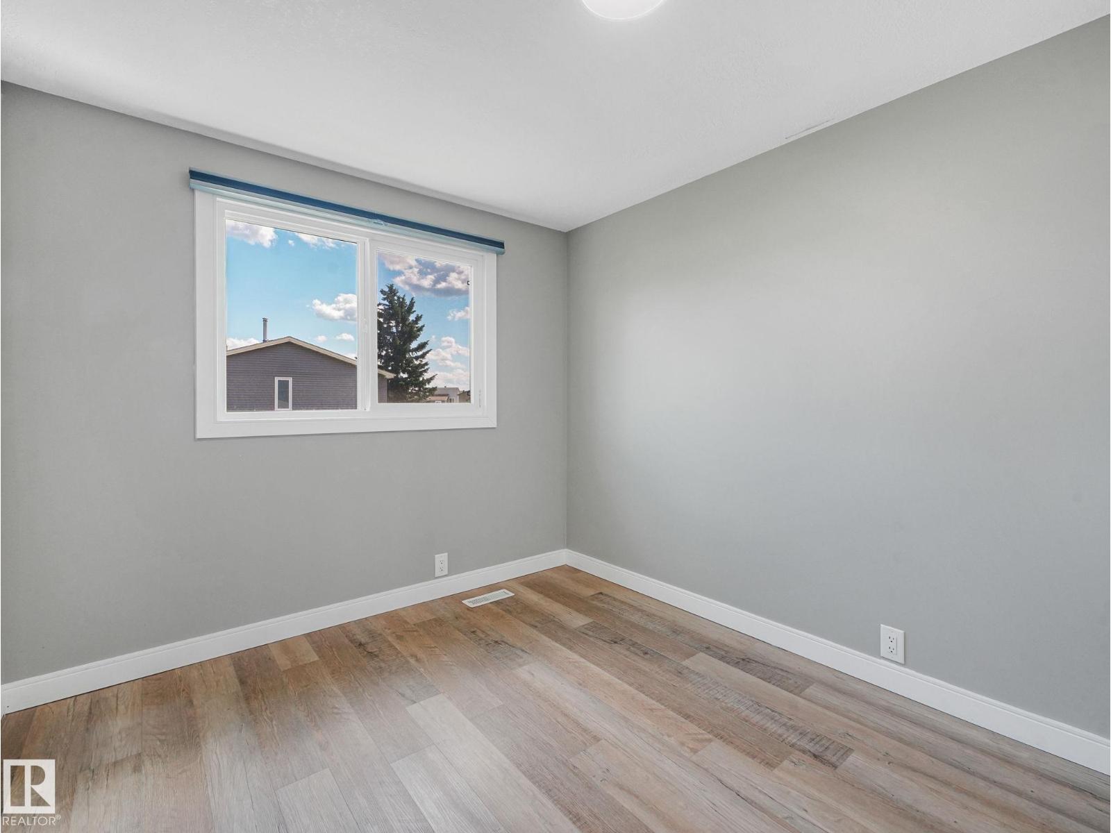 5421 22 AV NW - 33