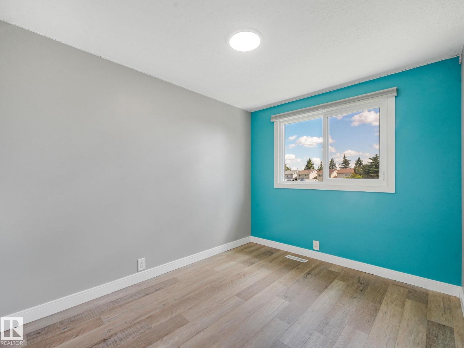 5421 22 AV NW - 35