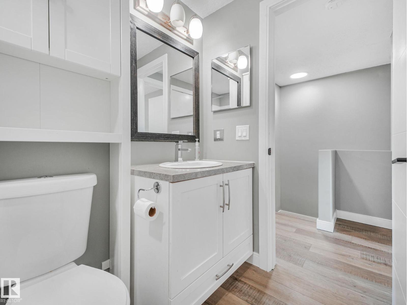 5421 22 AV NW - 38