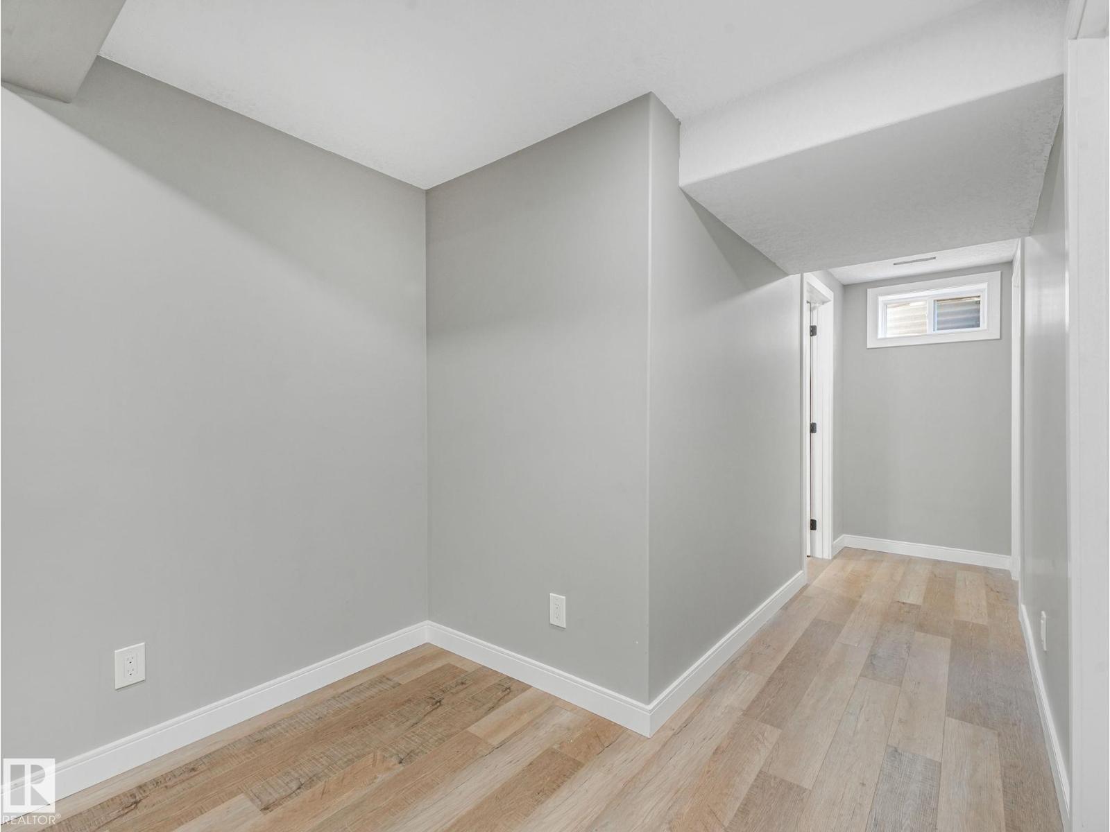 5421 22 AV NW - 43