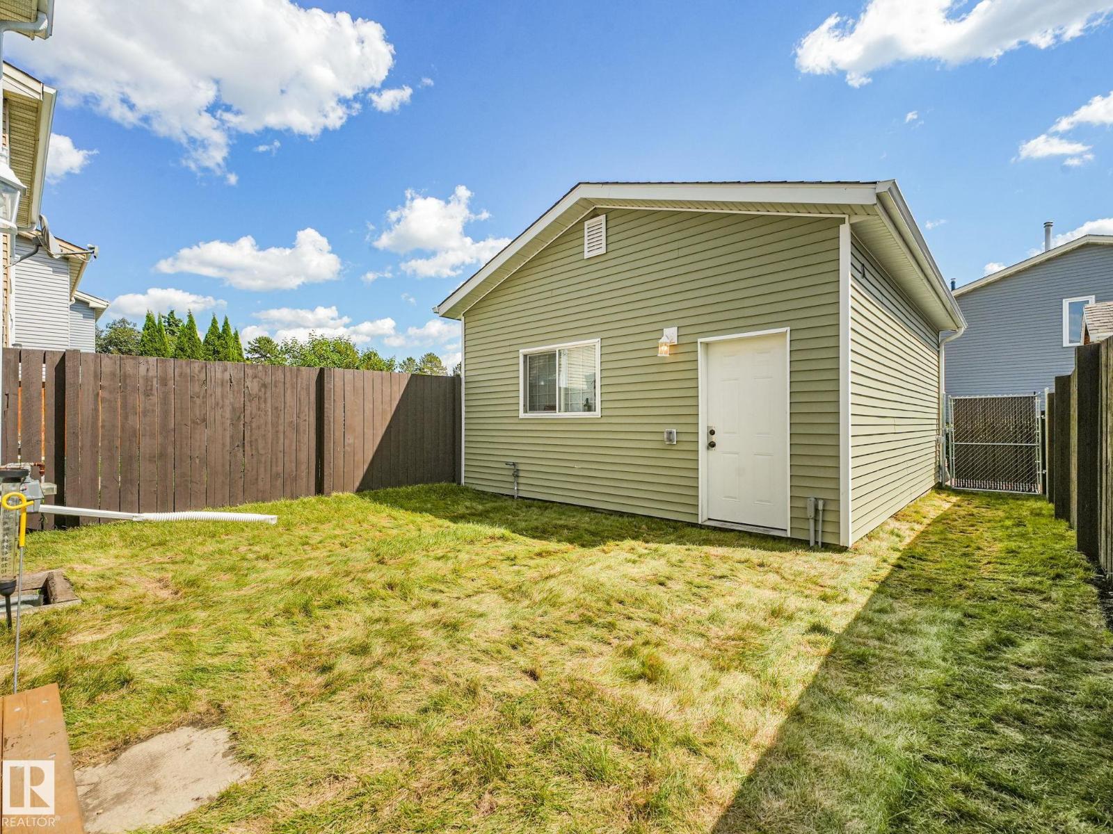 5421 22 AV NW - 50