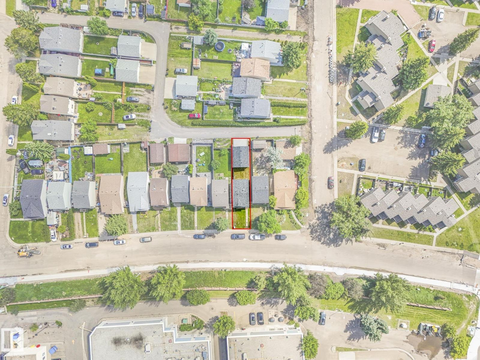5421 22 AV NW - 71