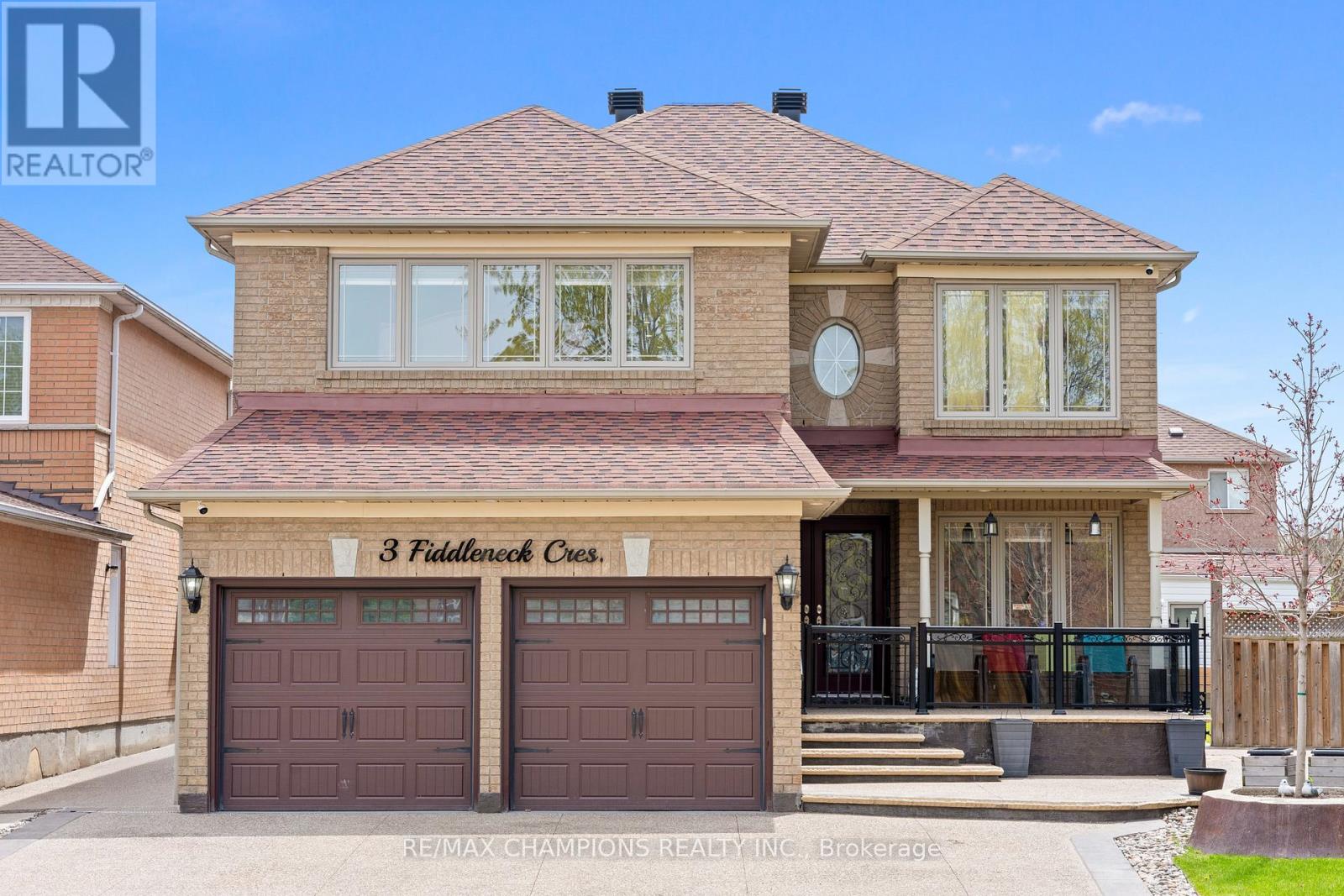 3 FIDDLENECK CRESCENT - 1