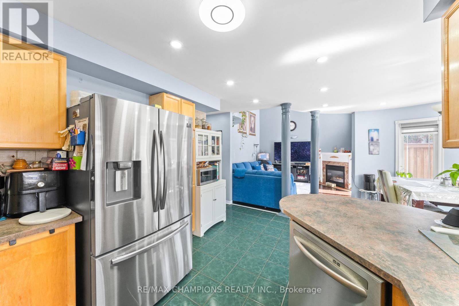 3 FIDDLENECK CRESCENT - 16