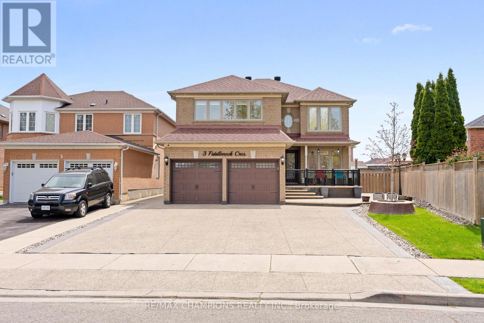 3 FIDDLENECK CRESCENT - 2