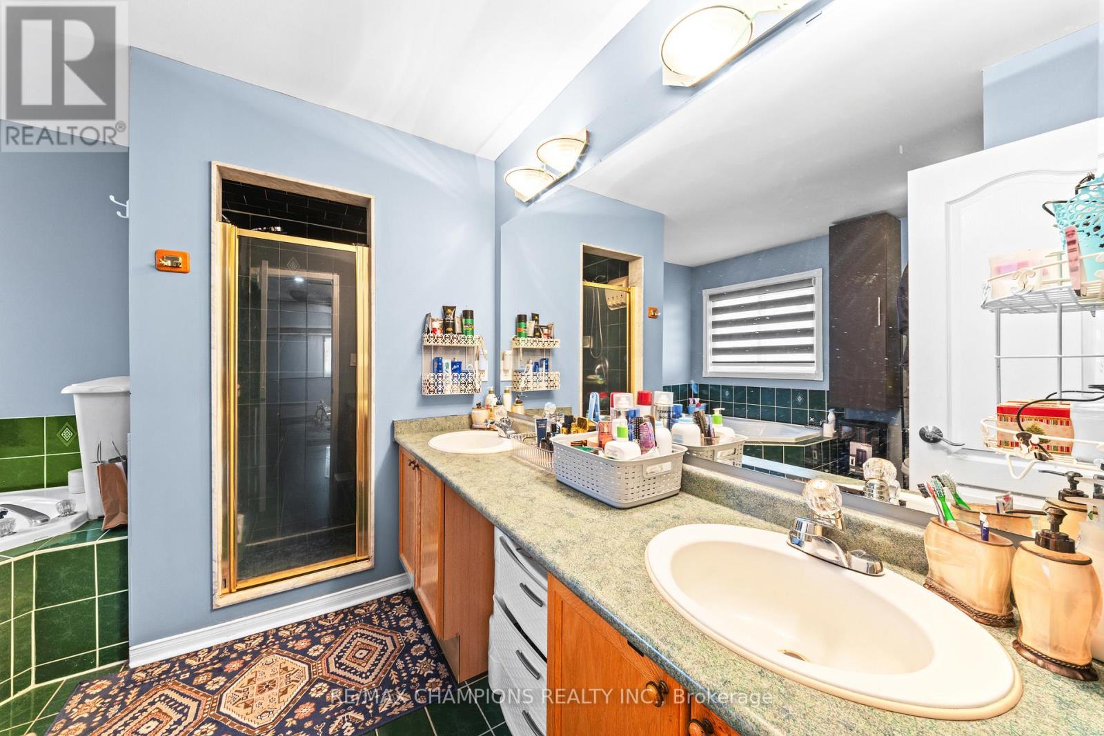 3 FIDDLENECK CRESCENT - 25