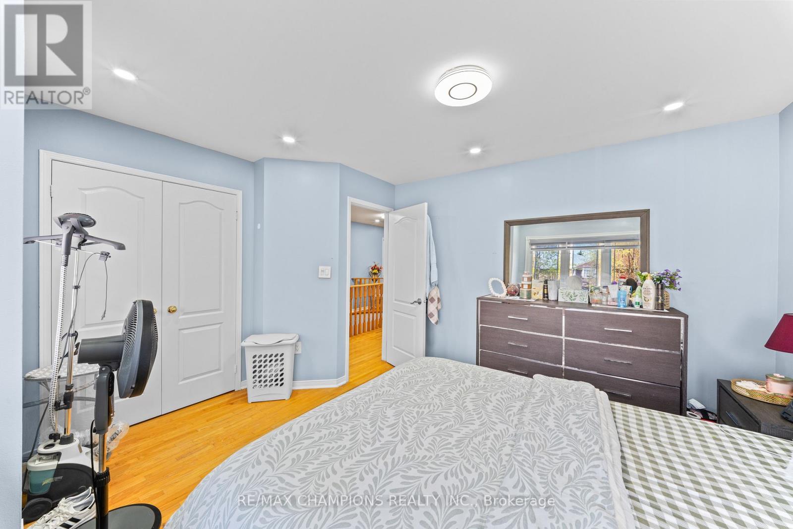 3 FIDDLENECK CRESCENT - 28