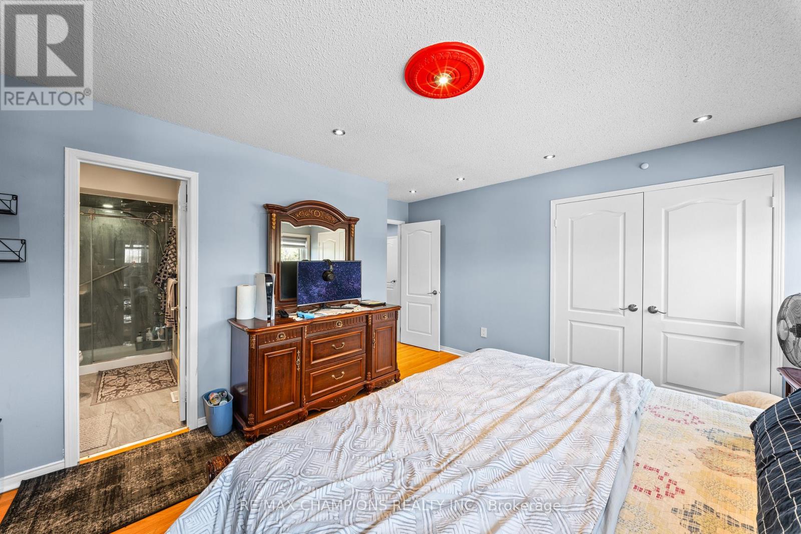 3 FIDDLENECK CRESCENT - 31