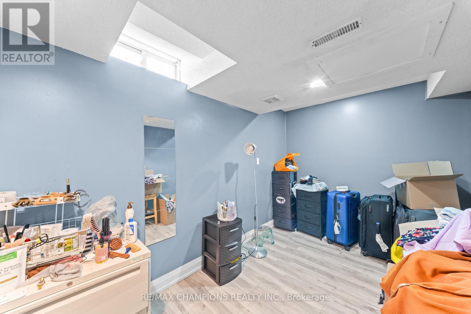 3 FIDDLENECK CRESCENT - 42