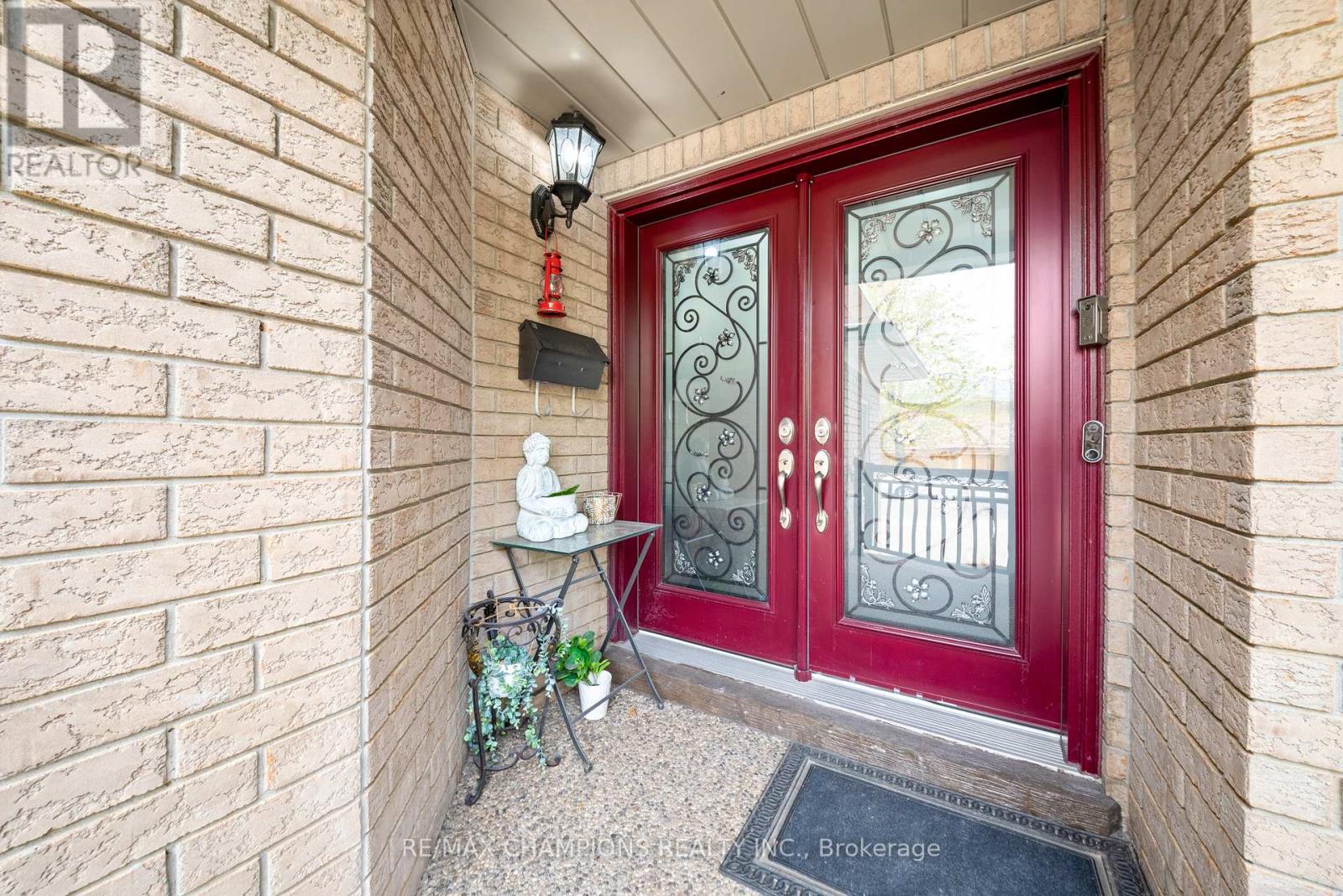 3 FIDDLENECK CRESCENT - 5