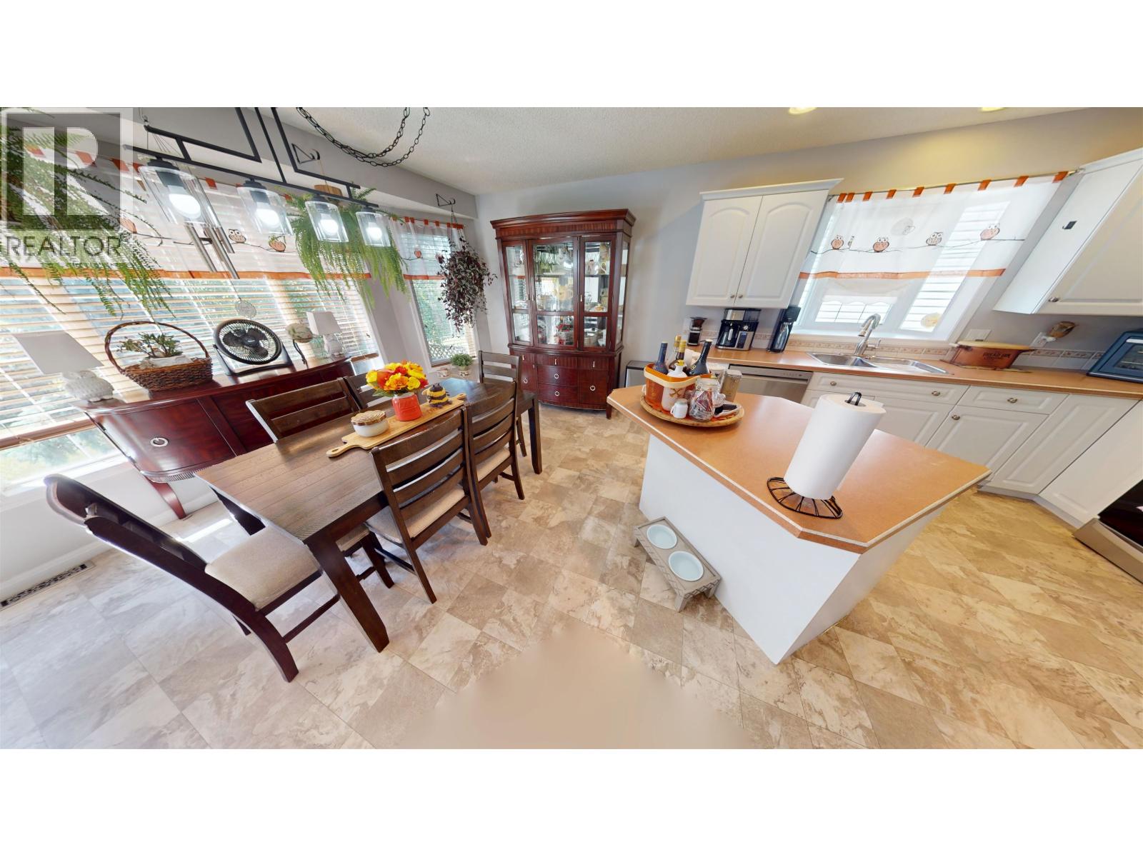 9903 114A AVENUE - 8