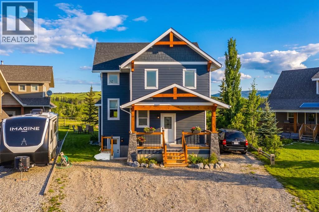 216 Cottageclub Crescent - 1