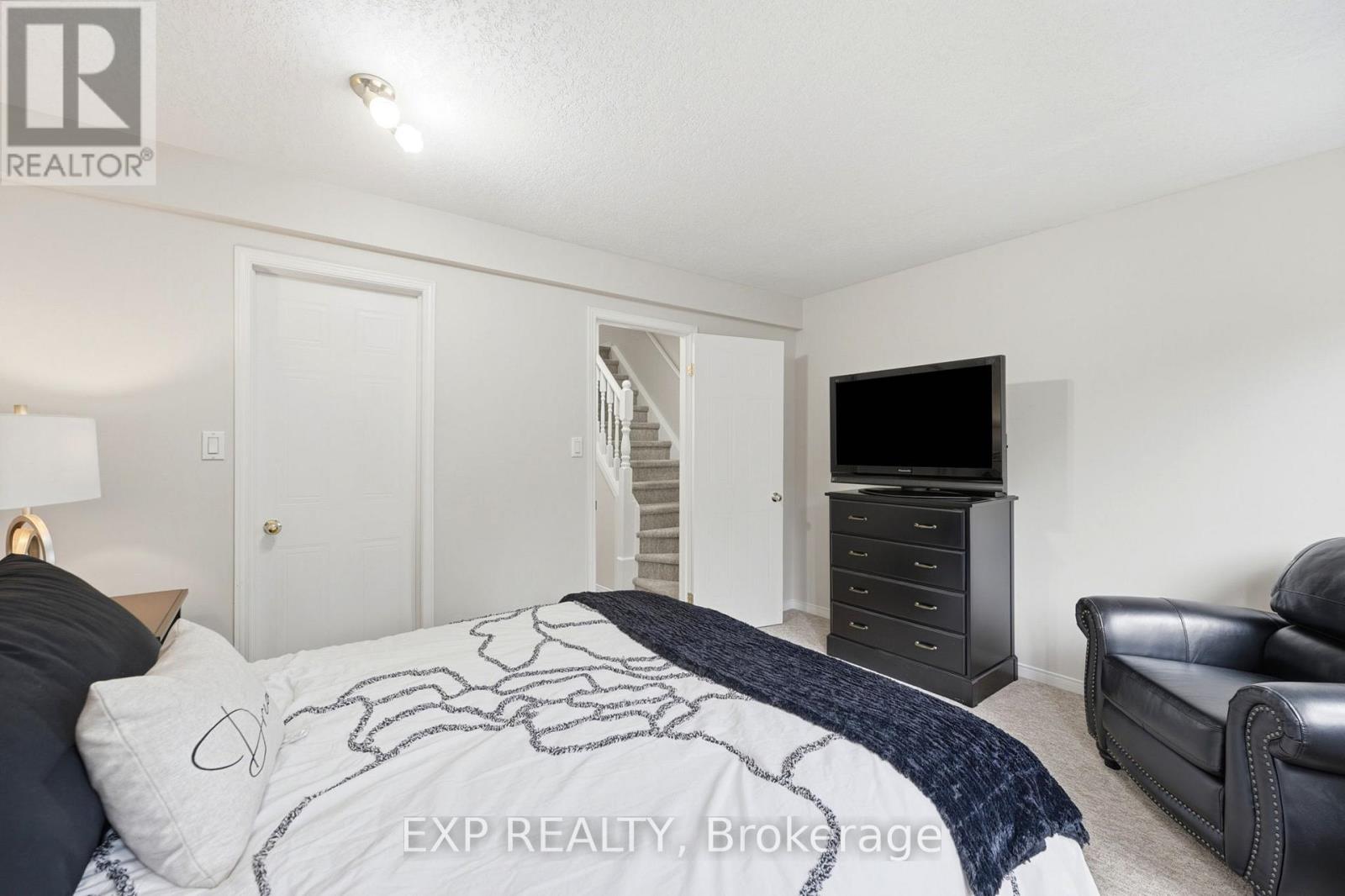 #3 601 COLUMBIA FOREST BOULEVARD - 18