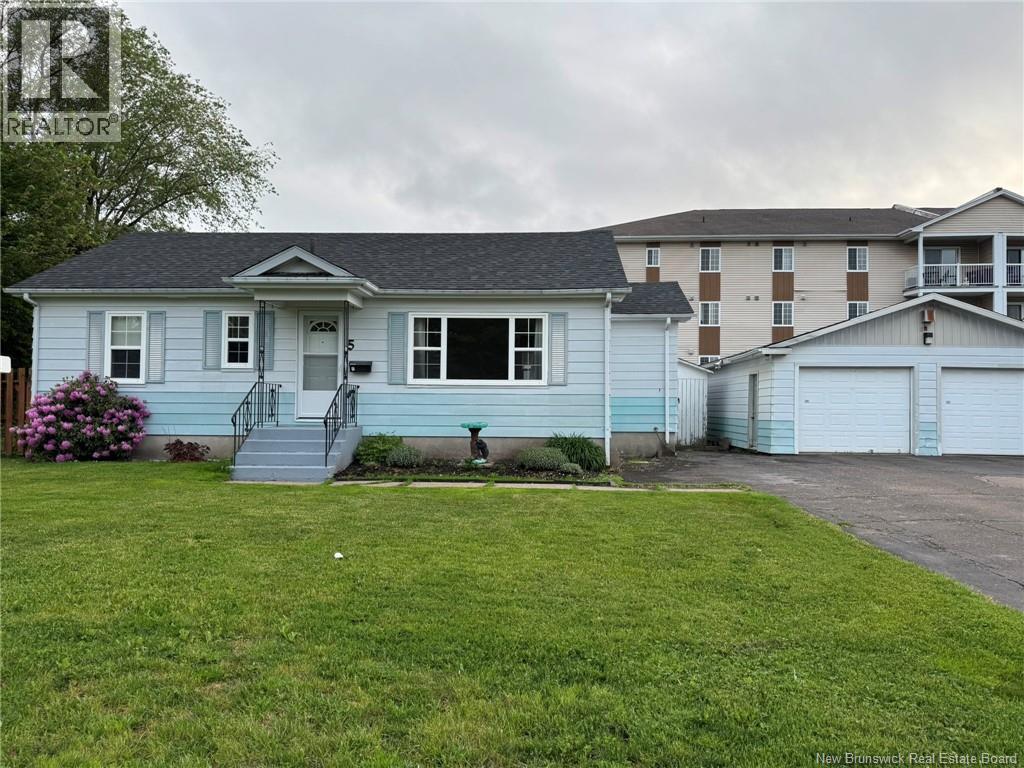 5 Wentworth Drive - 1