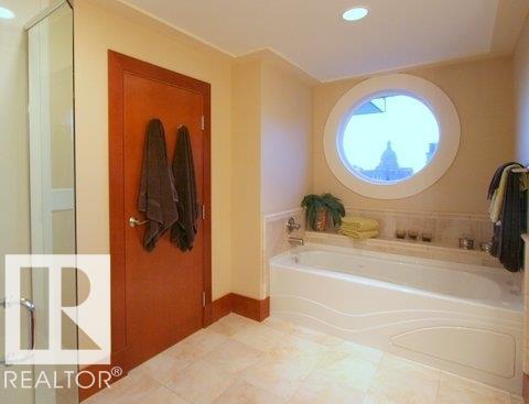 #penthouse 1402 9707 105 ST NW - 27