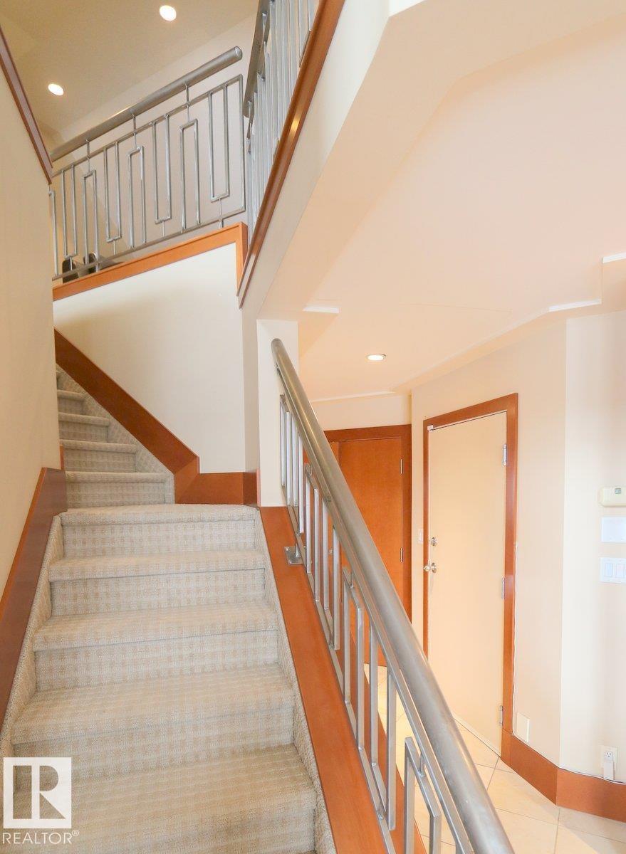 #penthouse 1402 9707 105 ST NW - 33