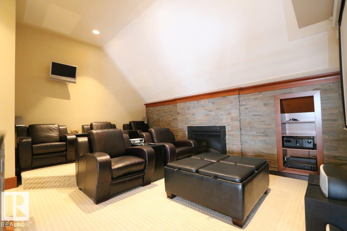 #penthouse 1402 9707 105 ST NW - 42