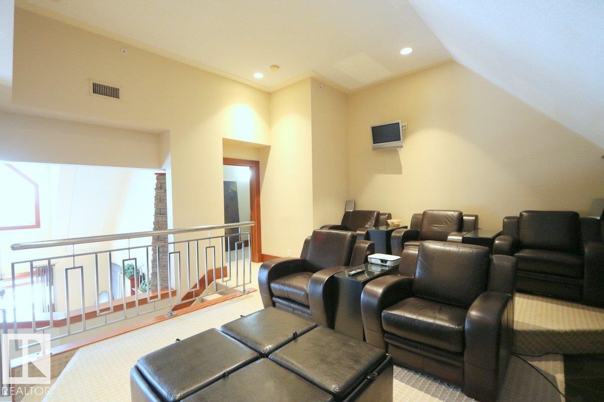 #penthouse 1402 9707 105 ST NW - 43