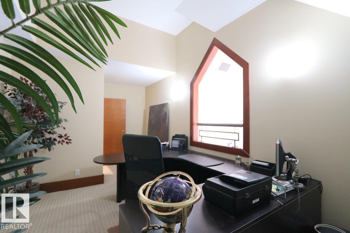 #penthouse 1402 9707 105 ST NW - 44