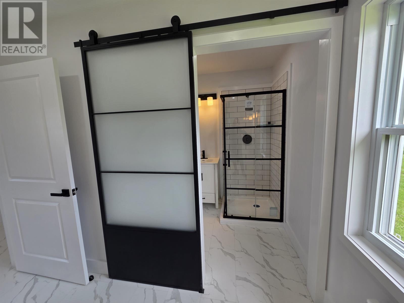 10 Sutherland Avenue - 8