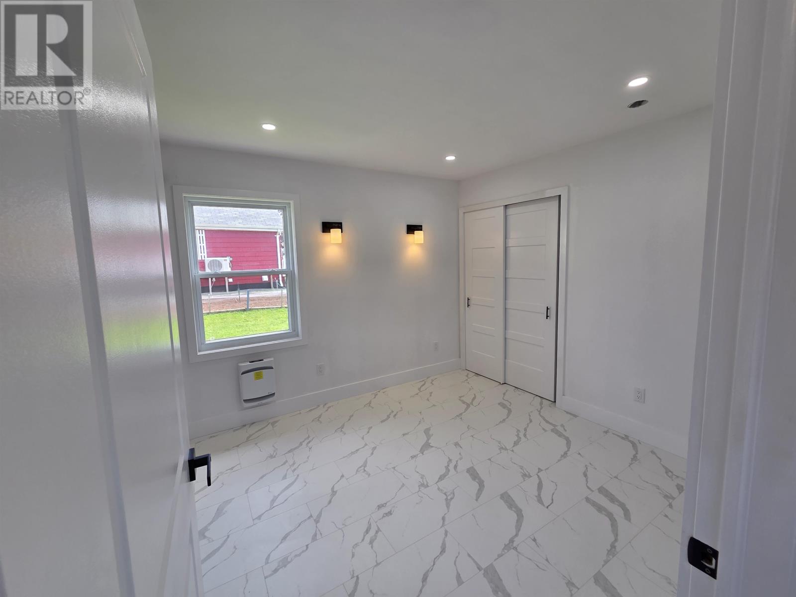 10 Sutherland Avenue - 7