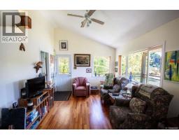 326 Grappler Inlet, Bamfield, BC V0R1B0 Photo 6