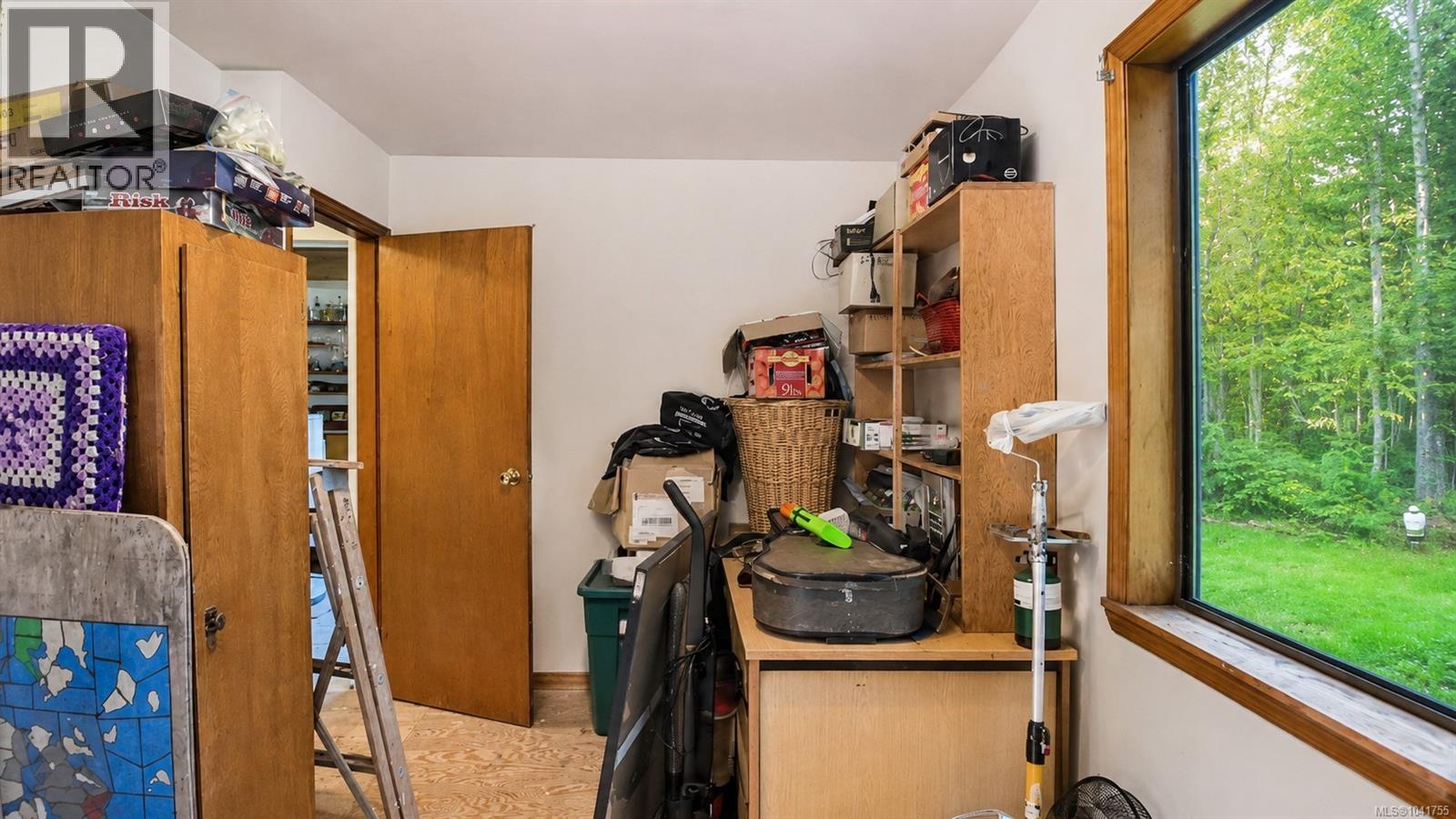 4480 Strachan Rd - 18