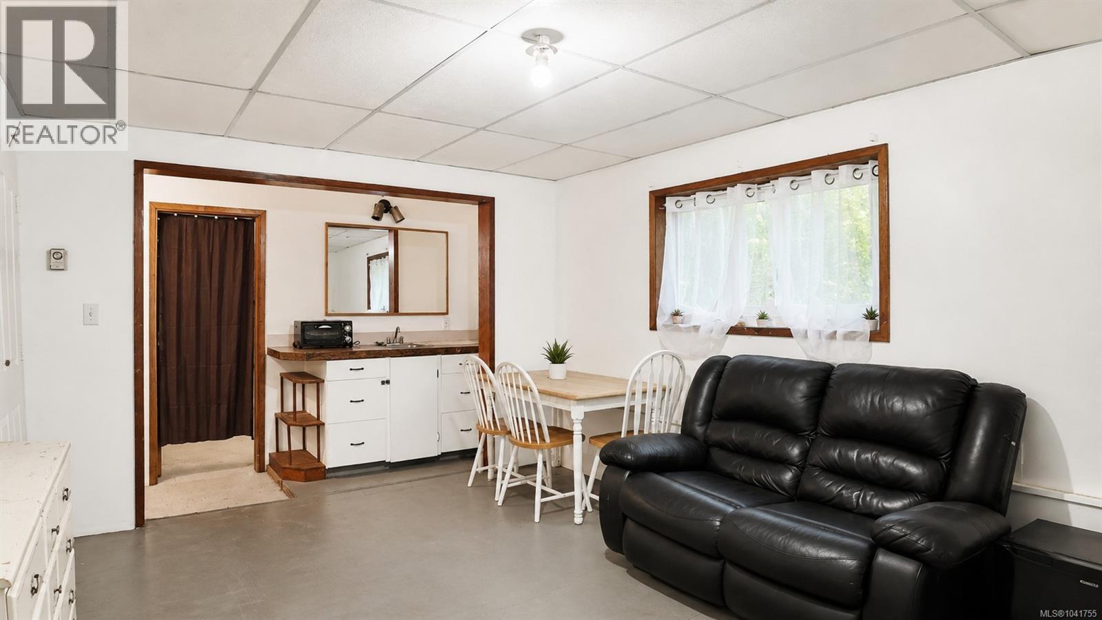 4480 Strachan Rd - 27